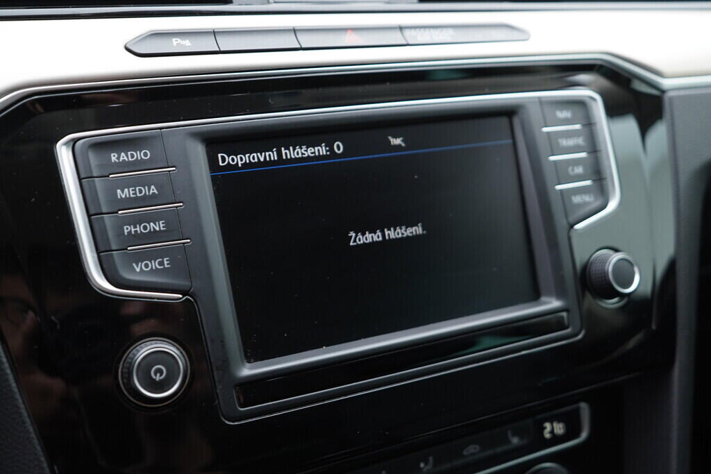 OV190V08258_33.webp_PASSAT VARIANT Highline  2.0 TDI 110 kW manuál