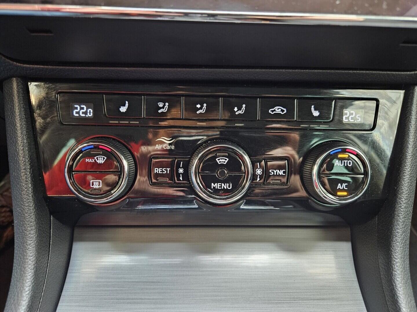 OV190V08259_24.webp_SUPERB Style 2.0 TSI 140 kW automat, DPH