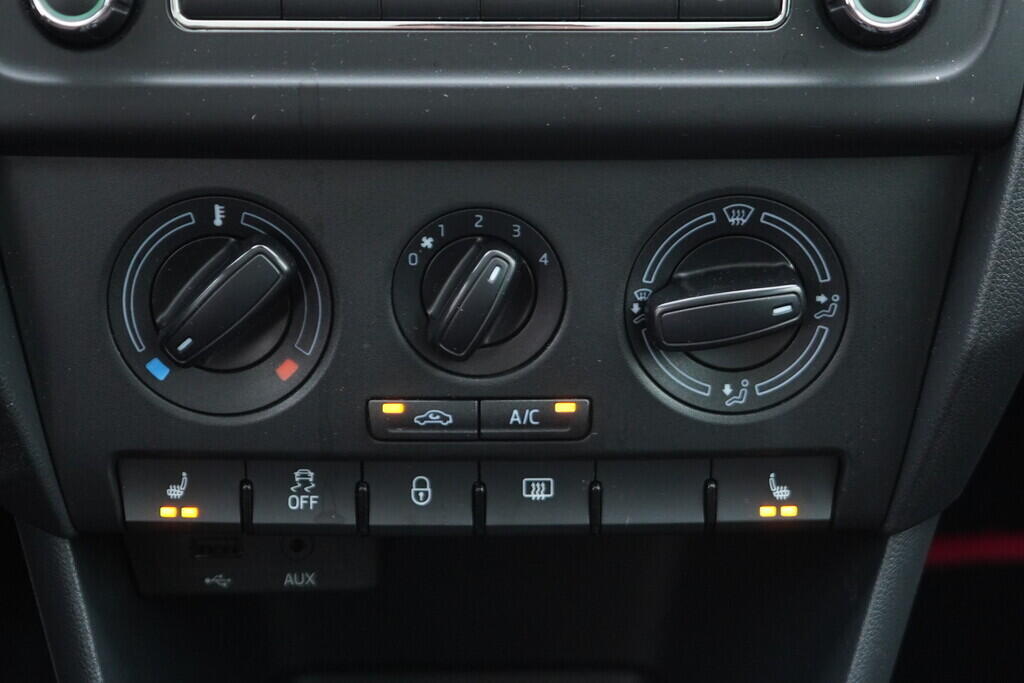 OV190V08293_29.webp_RAPID SPACEBACK Style Plus 1.2 TSI 77 kW manuál
