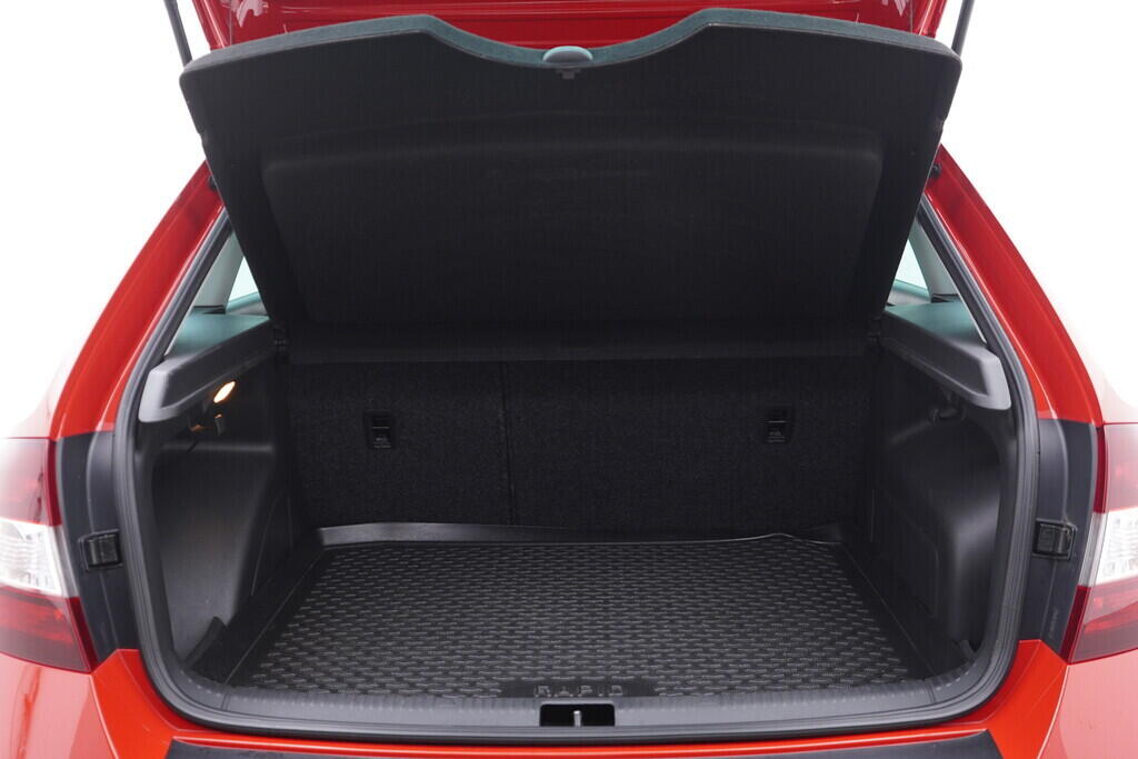 OV190V08293_33.webp_RAPID SPACEBACK Style Plus 1.2 TSI 77 kW manuál