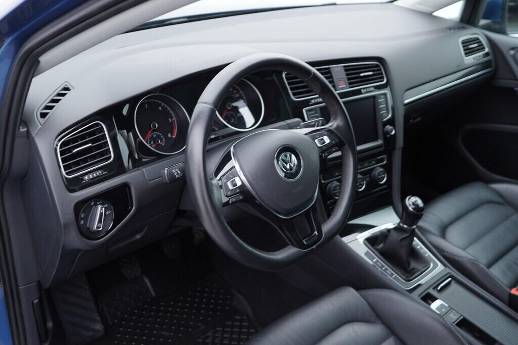 OV190V08294_21.webp_GOLF VARIANT Carat 1.6 TDI 81 kW manuál