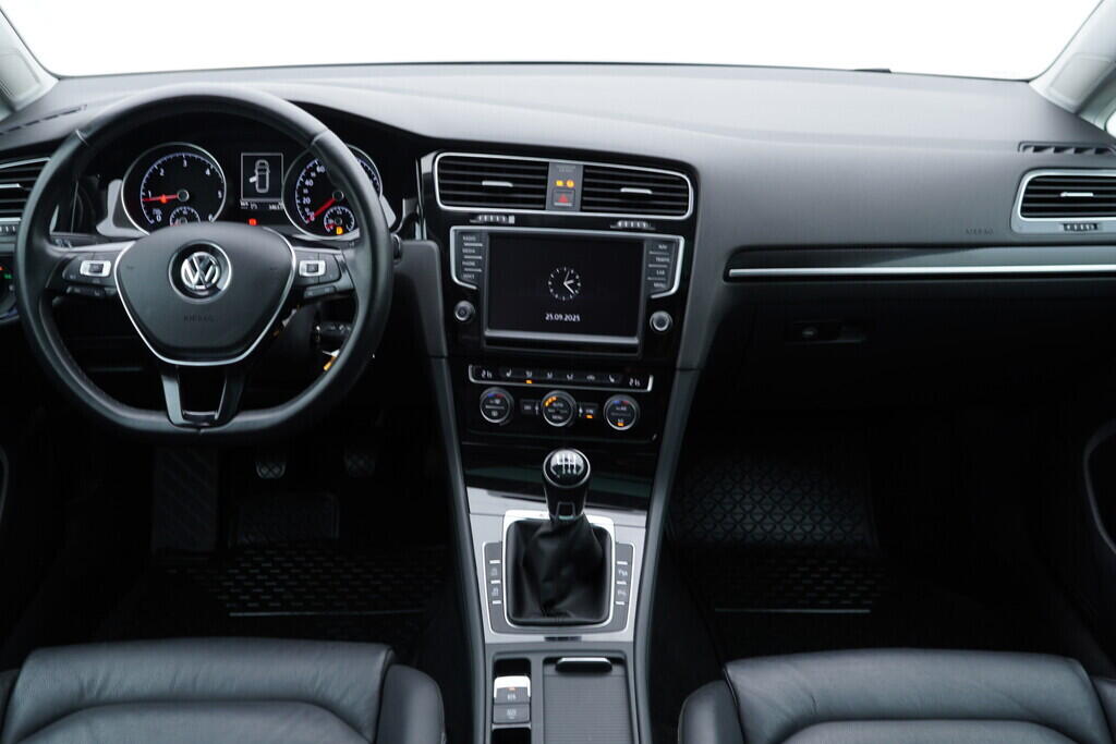 OV190V08294_25.webp_GOLF VARIANT Carat 1.6 TDI 81 kW manuál