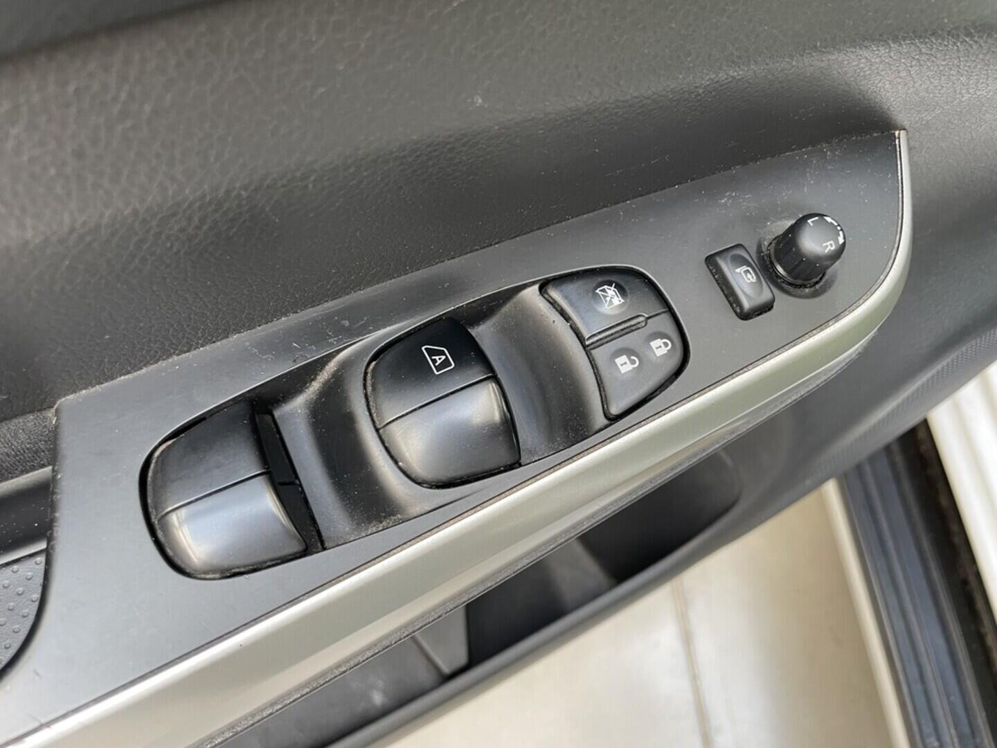 OV190V08295_20.webp_NAVARA  2.3  140 kW automat, DPH