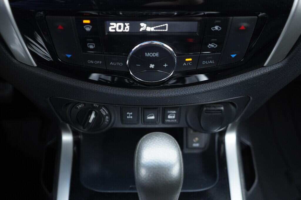 OV190V08295_32.webp_NAVARA  2.3  140 kW automat, DPH