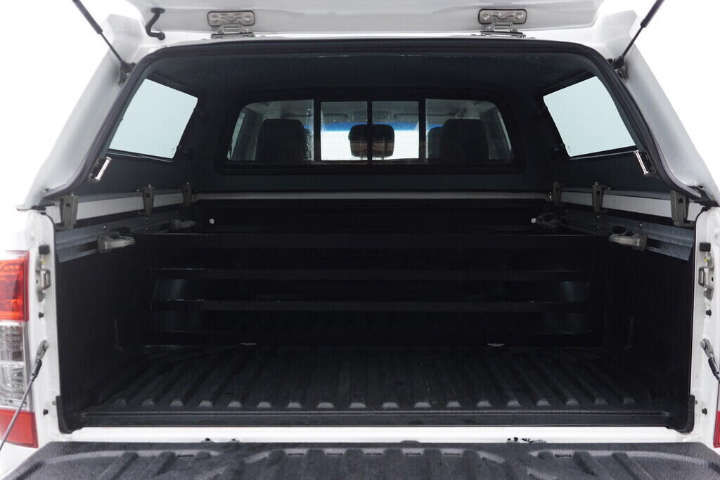 OV190V08295_35.webp_NAVARA  2.3  140 kW automat, DPH