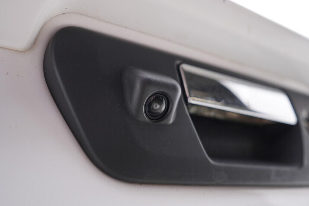 OV190V08295_36.webp_NAVARA  2.3  140 kW automat, DPH