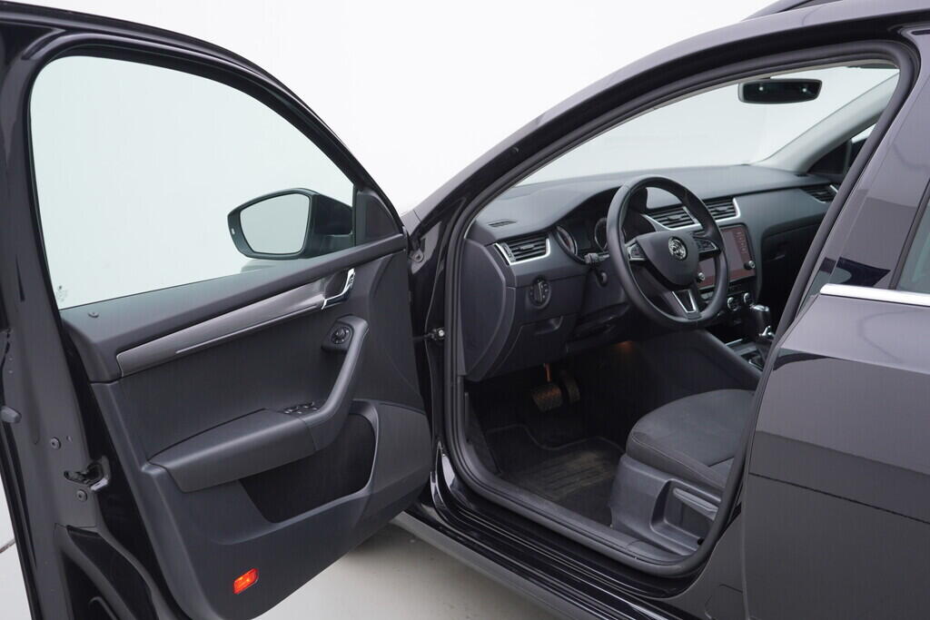 OV190V08297_18.webp_OCTAVIA Style Plus 2.0 TSI 140 kW automat