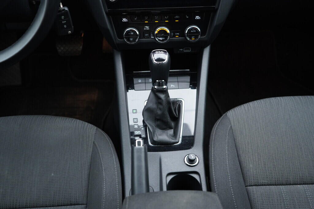 OV190V08297_33.webp_OCTAVIA Style Plus 2.0 TSI 140 kW automat