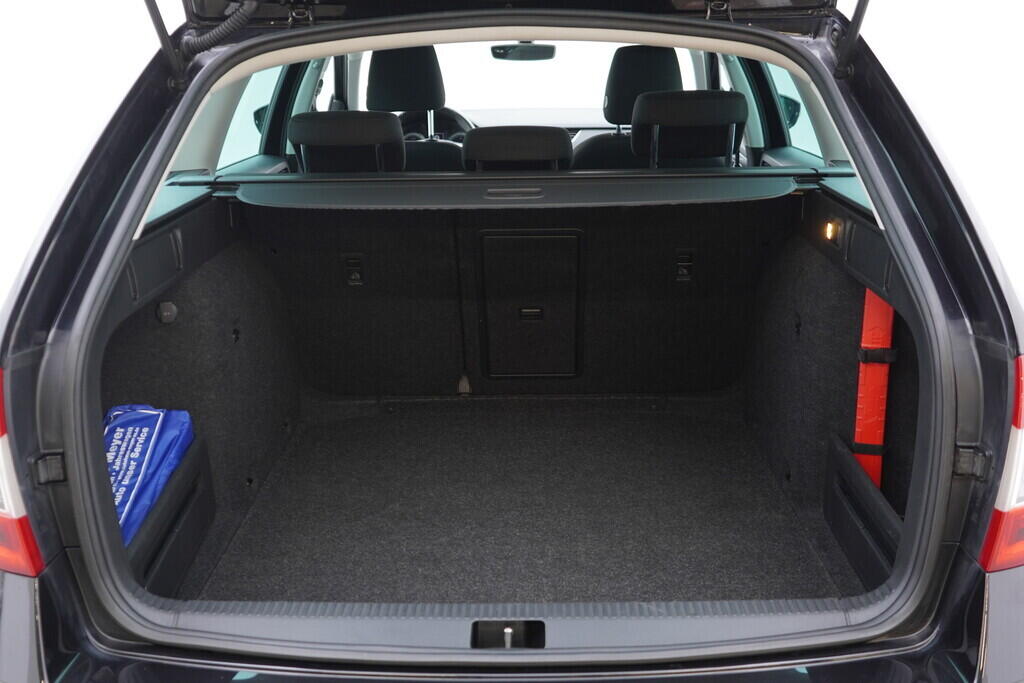 OV190V08297_37.webp_OCTAVIA Style Plus 2.0 TSI 140 kW automat