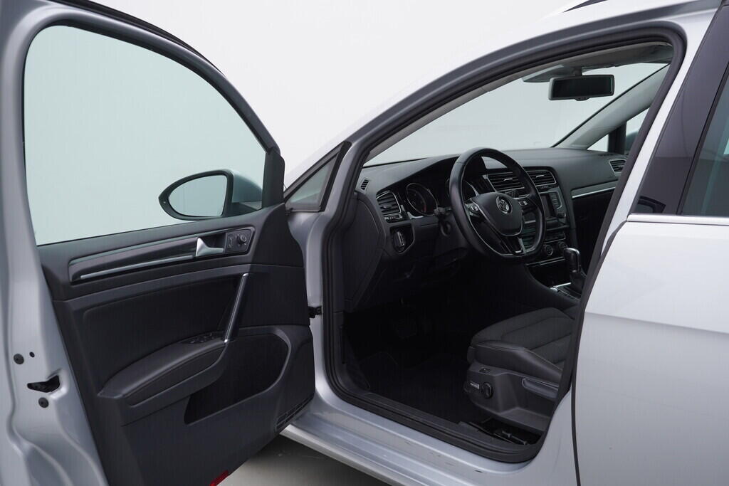 OV190V08301_18.webp_GOLF VARIANT Highline 2.0 TDI 110 kW automat