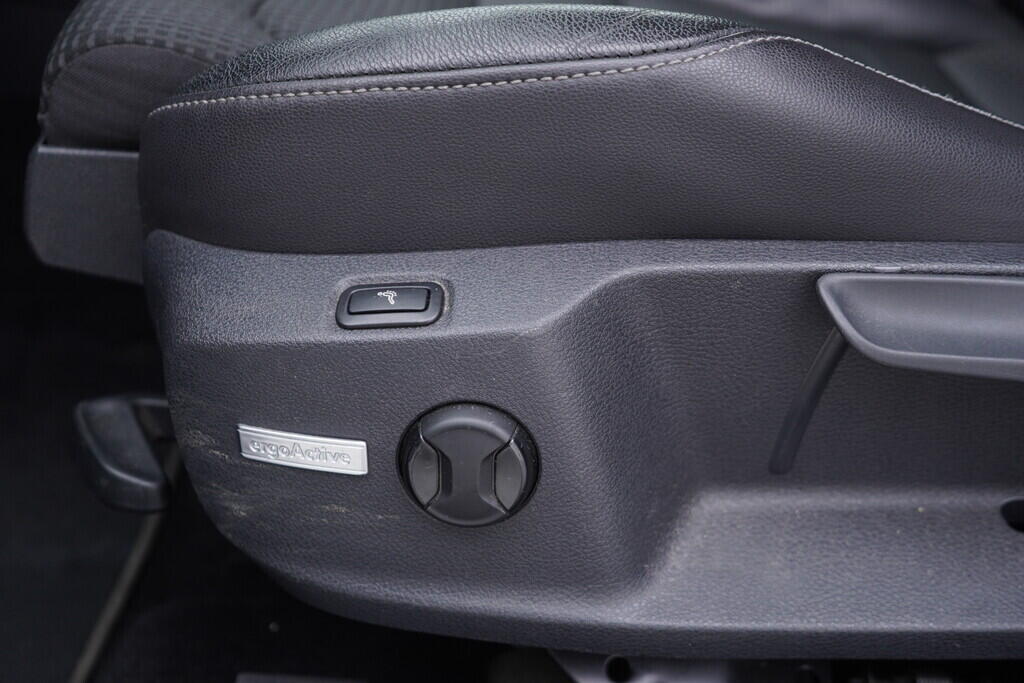 OV190V08301_22.webp_GOLF VARIANT Highline 2.0 TDI 110 kW automat