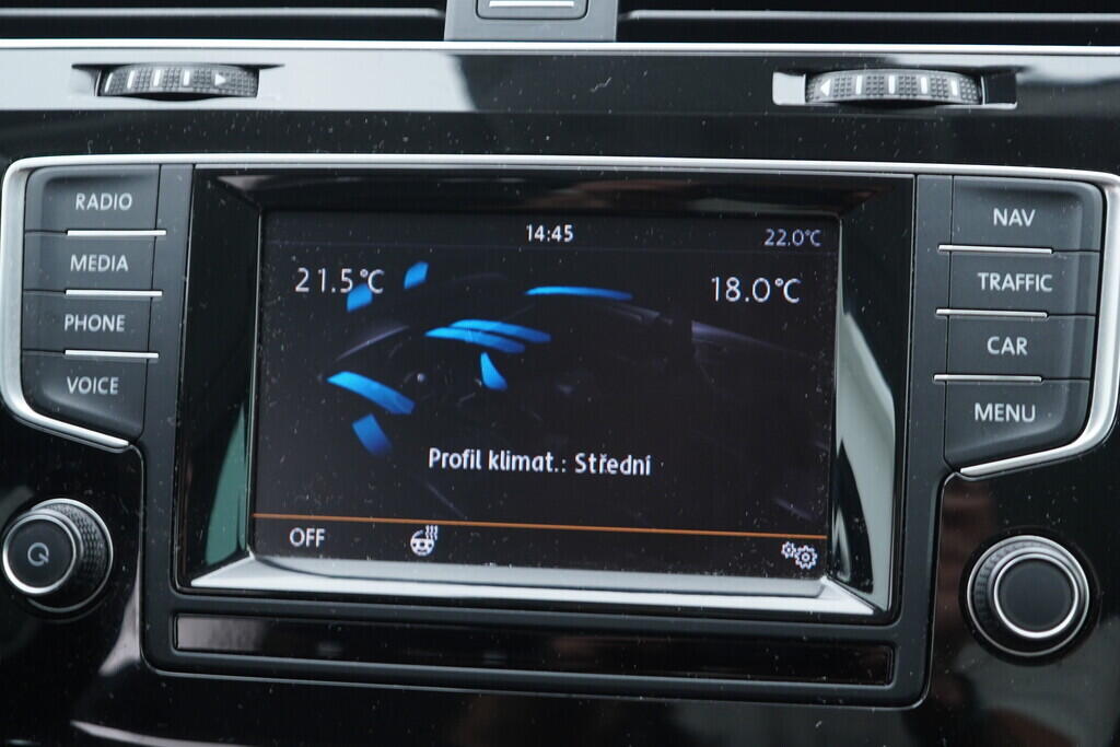 OV190V08301_32.webp_GOLF VARIANT Highline 2.0 TDI 110 kW automat