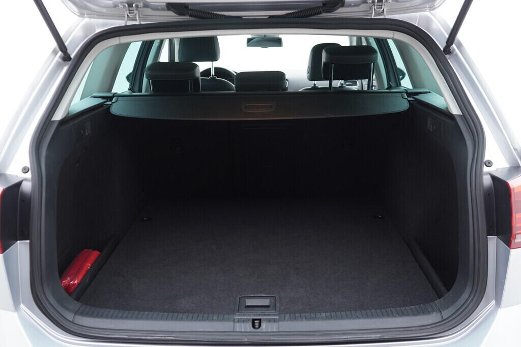 OV190V08301_40.webp_GOLF VARIANT Highline 2.0 TDI 110 kW automat