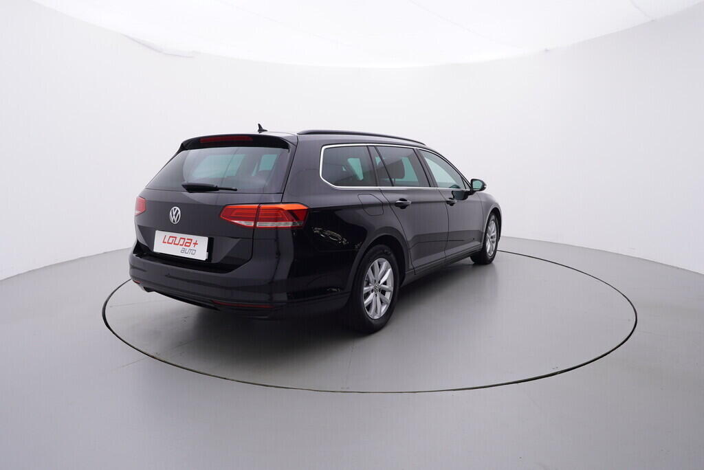 OV190V08304_14.webp_PASSAT VARIANT Comfortline 2.0 TDI 110 kW automat