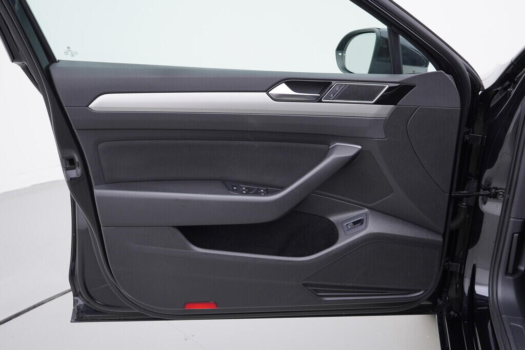 OV190V08304_19.webp_PASSAT VARIANT Comfortline 2.0 TDI 110 kW automat