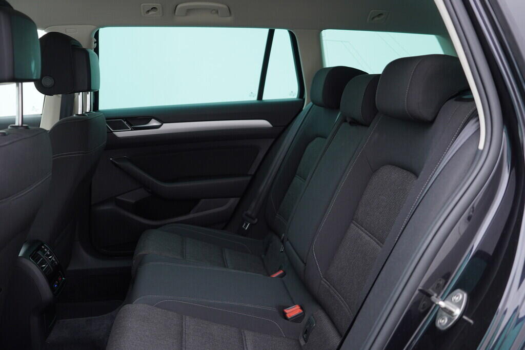 OV190V08304_39.webp_PASSAT VARIANT Comfortline 2.0 TDI 110 kW automat