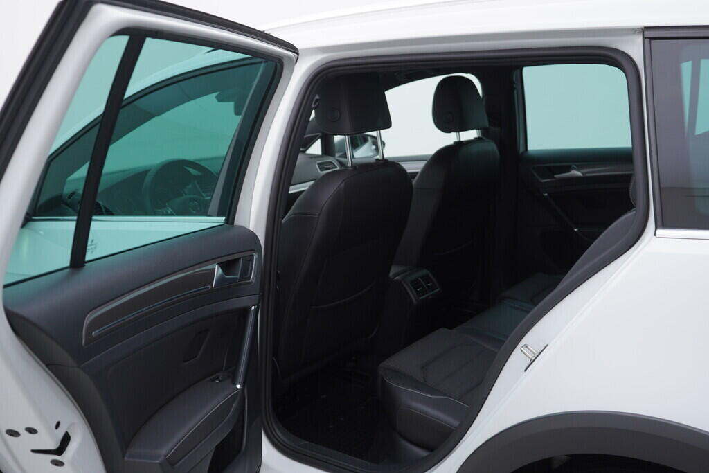 OV190V08309_37.webp_GOLF VARIANT Alltrack Highline 2.0 TDI 135 kW automat