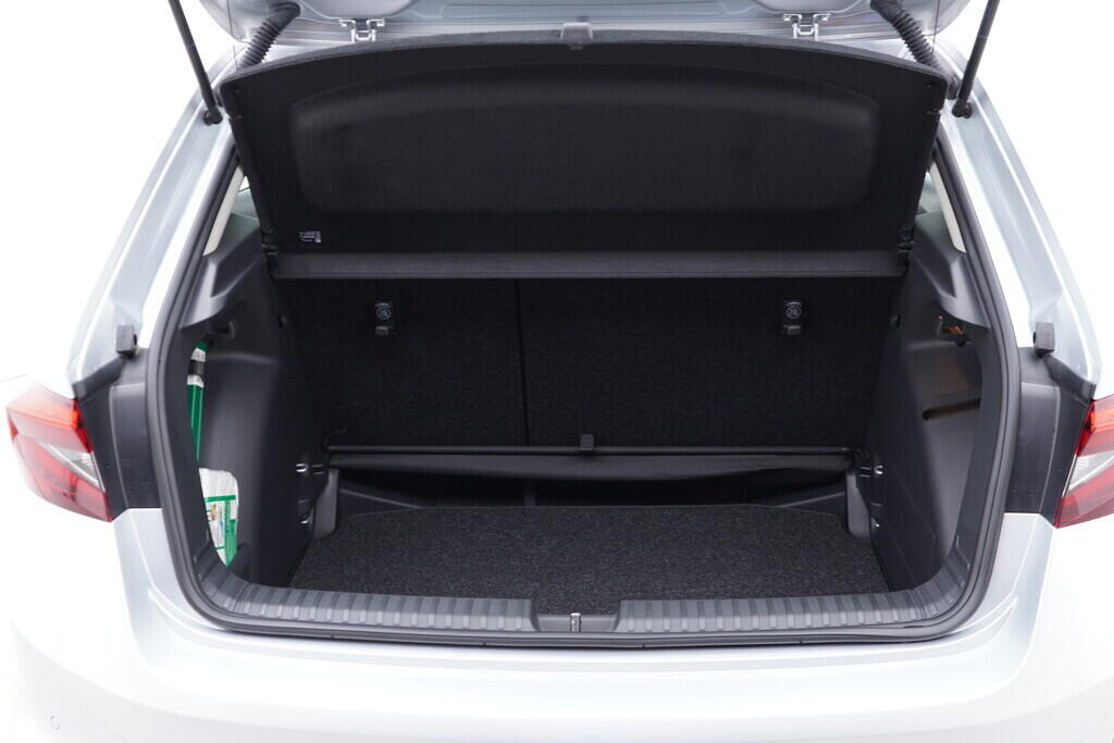 OV190V08314_39.webp_FABIA Selection 1.0 TSI 70 kW manuál, DPH