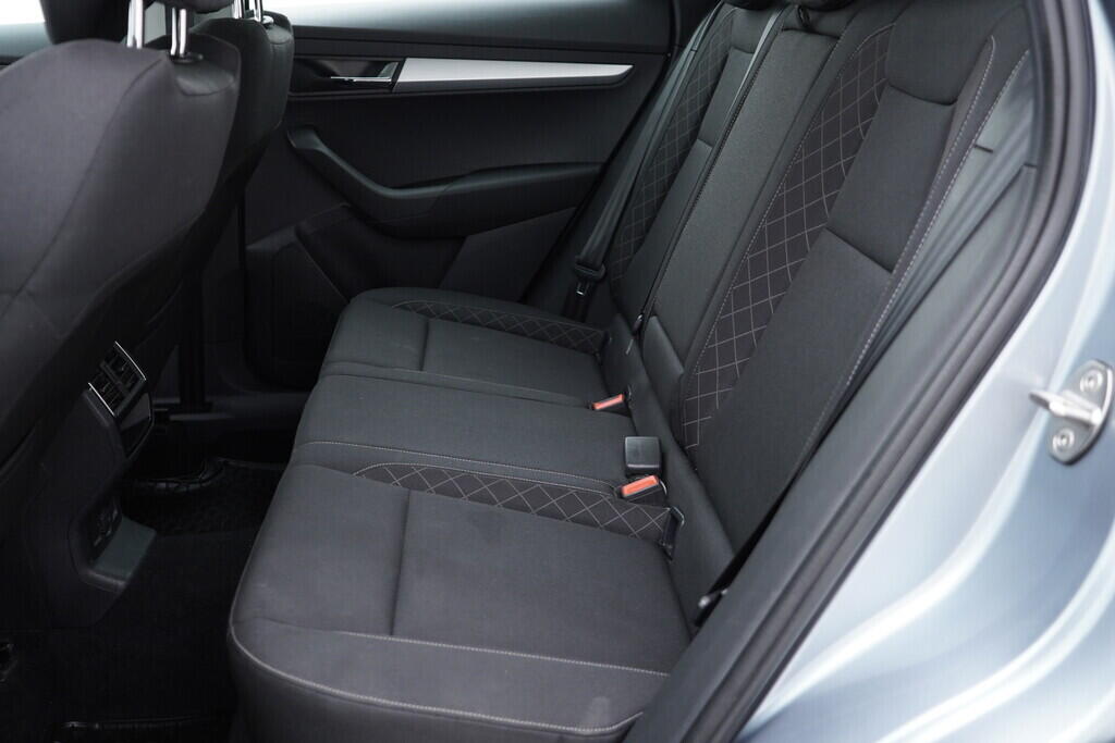 OV190V08321_35.webp_KAROQ Ambition 1.6 TDI 85 kW manuál, DPH