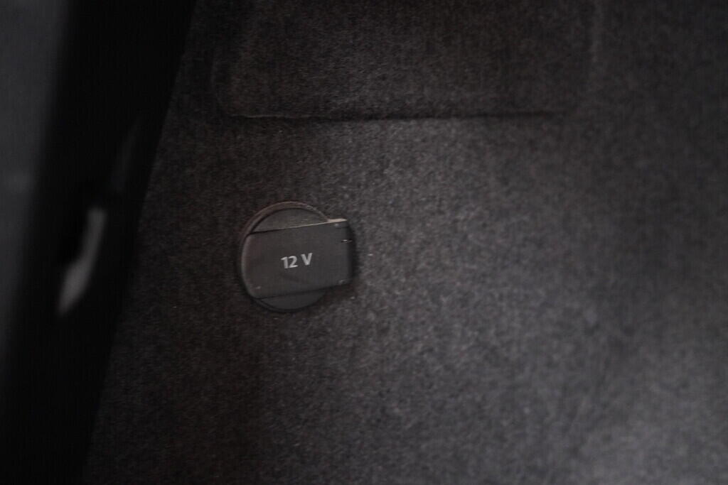 OV190V08321_37.webp_KAROQ Ambition 1.6 TDI 85 kW manuál, DPH