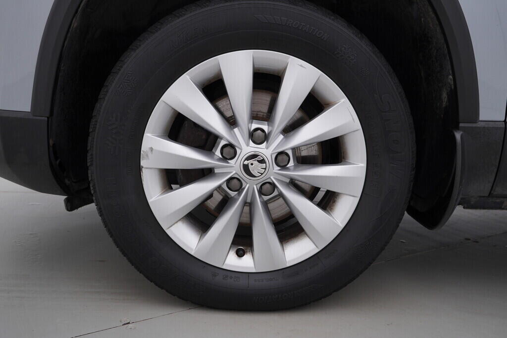 OV190V08321_40.webp_KAROQ Ambition 1.6 TDI 85 kW manuál, DPH
