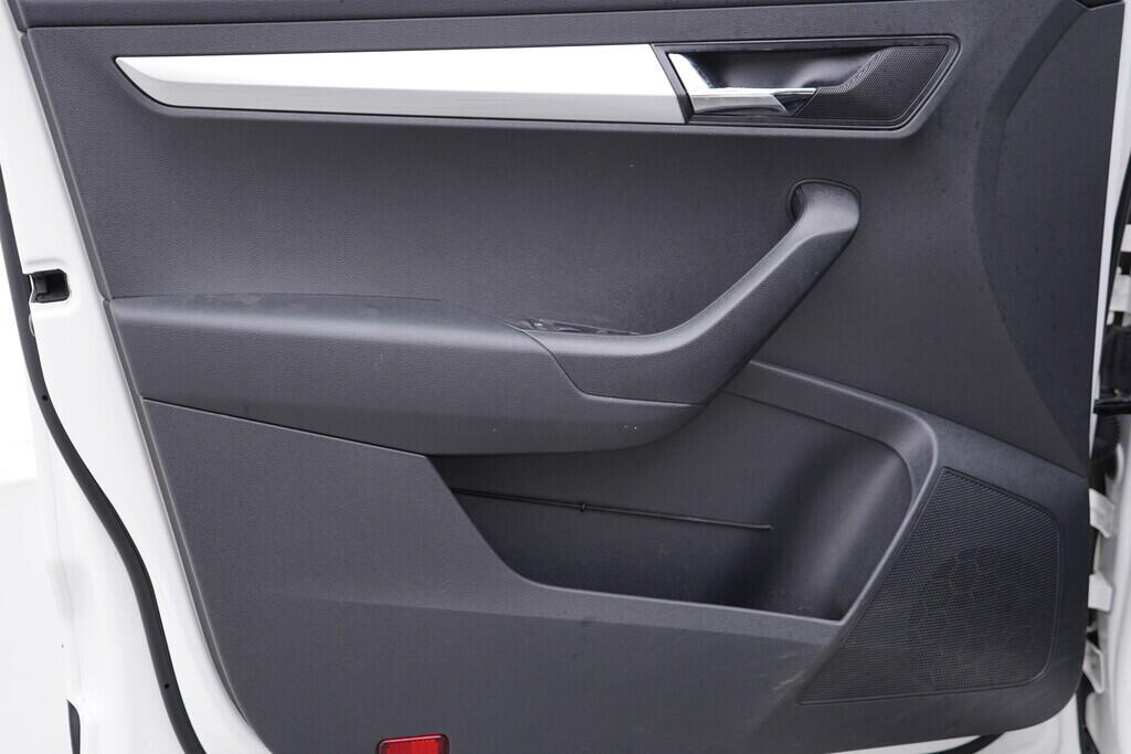 OV190V08322_19.webp_KAROQ Ambition 1.6 TDI 85 kW automat, DPH