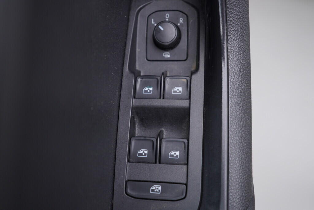 OV190V08322_20.webp_KAROQ Ambition 1.6 TDI 85 kW automat, DPH