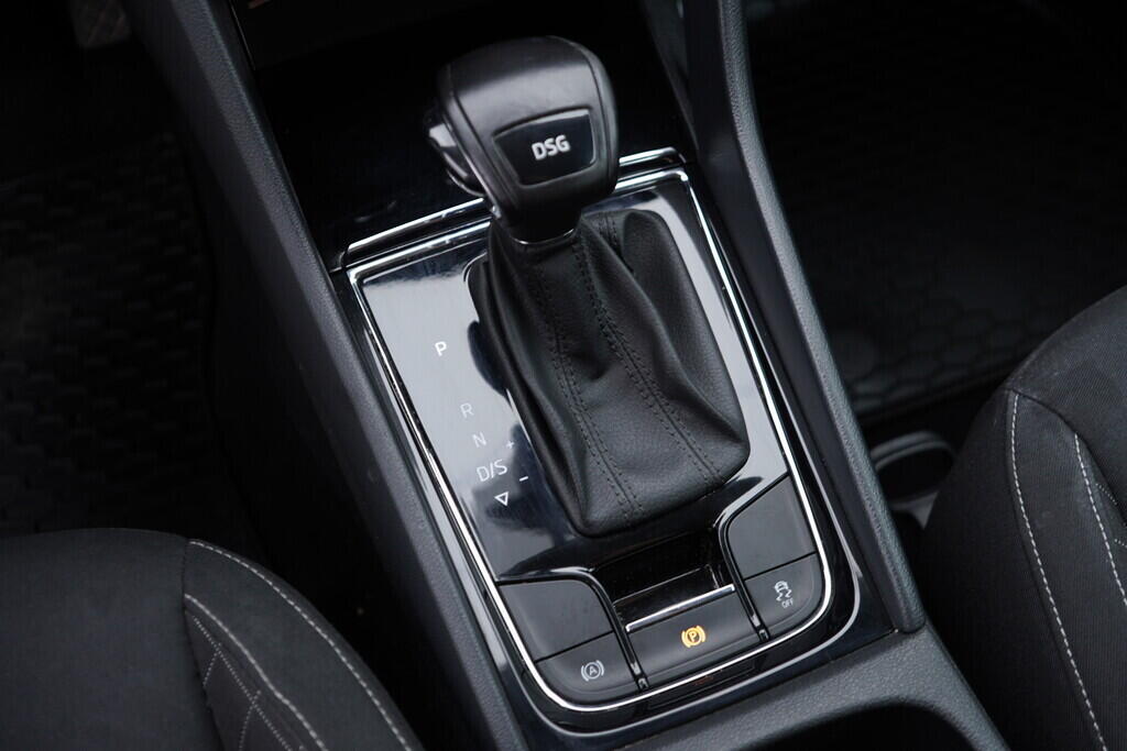 OV190V08322_34.webp_KAROQ Ambition 1.6 TDI 85 kW automat, DPH