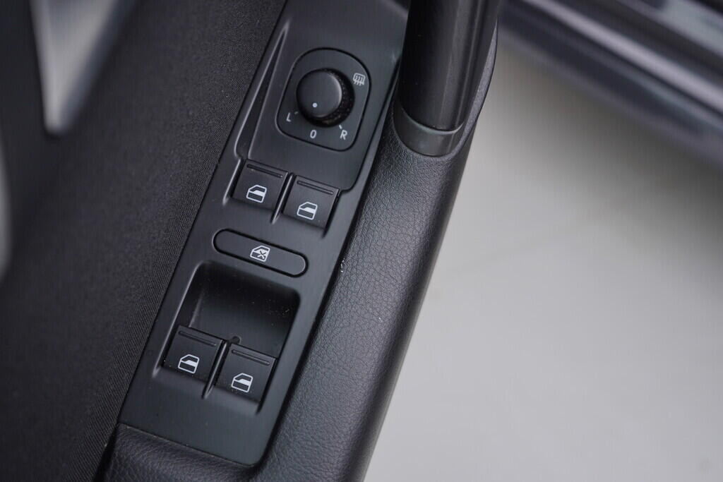 OV190V08329_20.webp_PASSAT  1.6 TDI 77 kW manuál