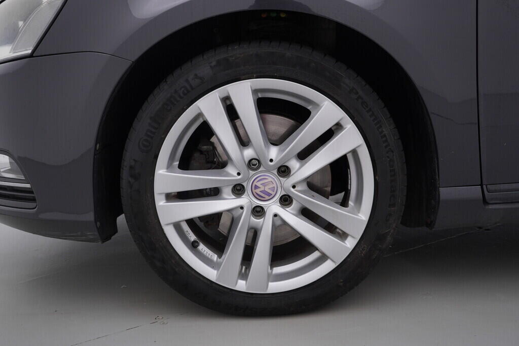 OV190V08329_38.webp_PASSAT  1.6 TDI 77 kW manuál