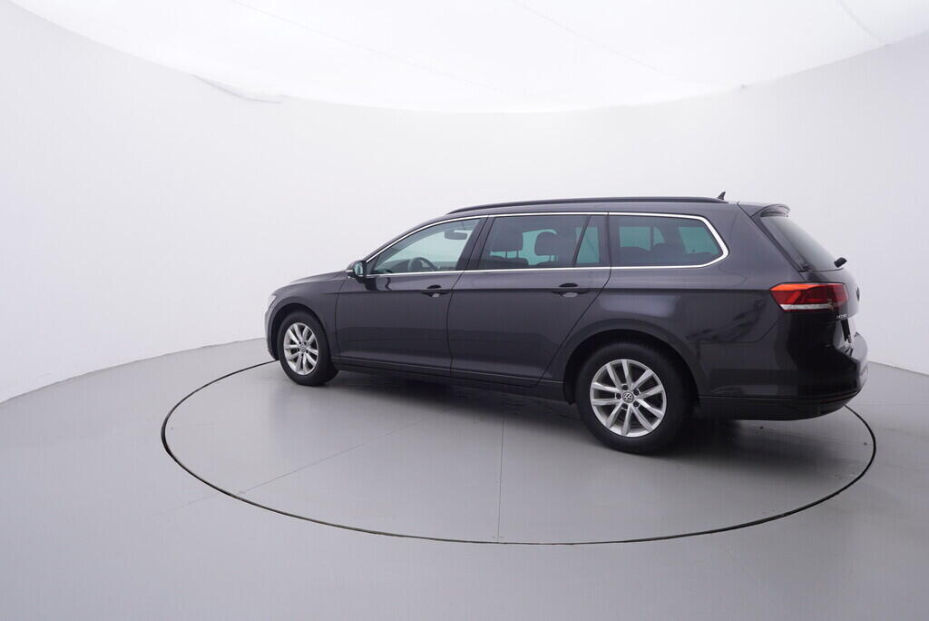 OV190V08333_12.webp_PASSAT VARIANT Comfortline 2.0 TDI 110 kW manuál