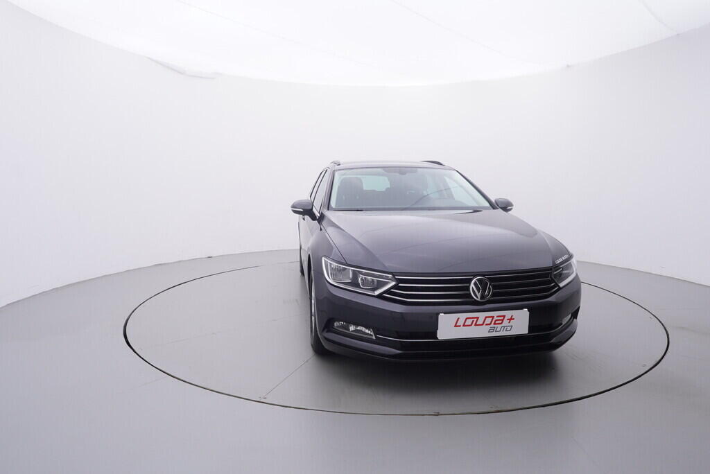 OV190V08333_17.webp_PASSAT VARIANT Comfortline 2.0 TDI 110 kW manuál
