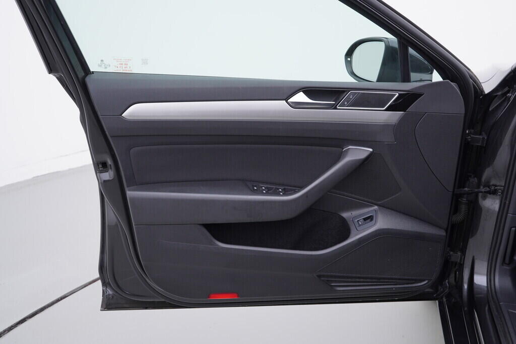 OV190V08333_19.webp_PASSAT VARIANT Comfortline 2.0 TDI 110 kW manuál