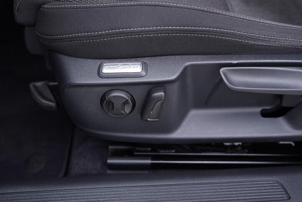 OV190V08333_22.webp_PASSAT VARIANT Comfortline 2.0 TDI 110 kW manuál