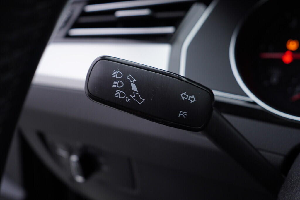 OV190V08333_25.webp_PASSAT VARIANT Comfortline 2.0 TDI 110 kW manuál