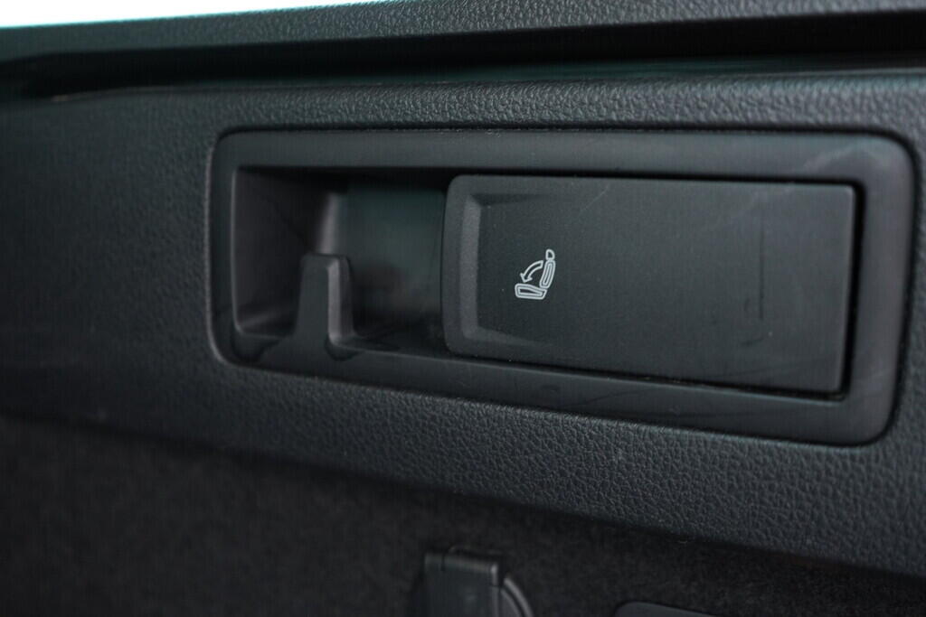 OV190V08333_42.webp_PASSAT VARIANT Comfortline 2.0 TDI 110 kW manuál