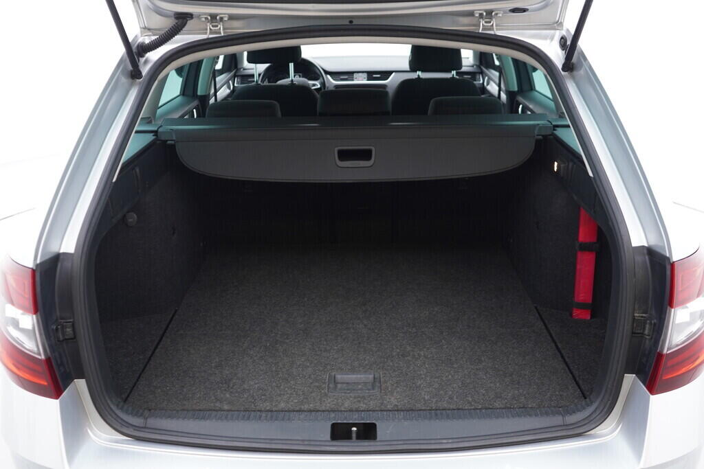 OV190V08337_45.webp_OCTAVIA Drive 2.0 TDI 110 kW automat