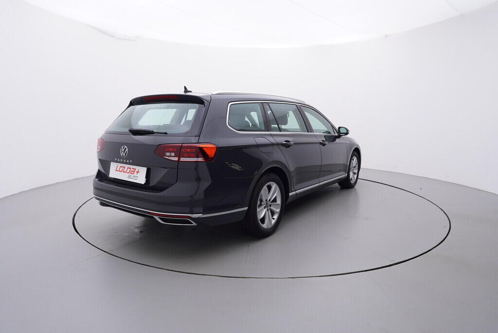 OV190V08352_14.webp_PASSAT VARIANT Elegance 2.0 TDI 110 kW automat, DPH