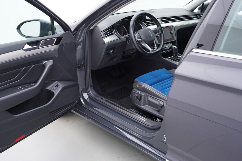 OV190V08352_18.webp_PASSAT VARIANT Elegance 2.0 TDI 110 kW automat, DPH