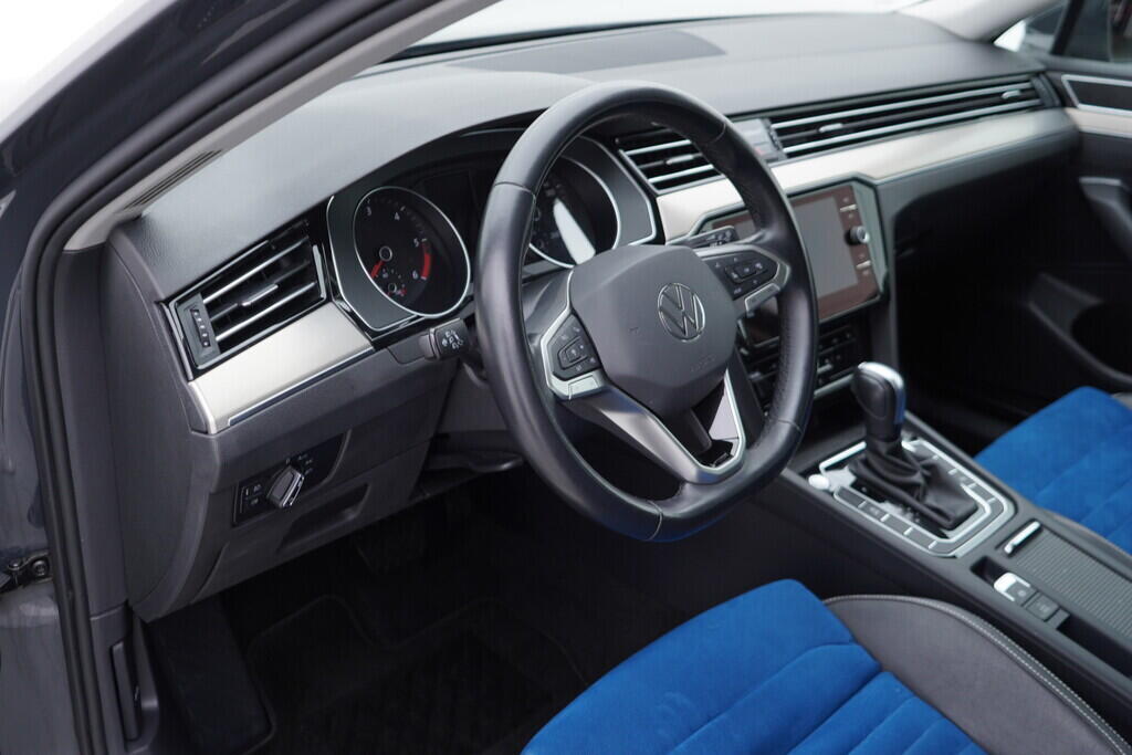 OV190V08352_21.webp_PASSAT VARIANT Elegance 2.0 TDI 110 kW automat, DPH