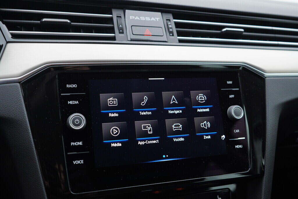 OV190V08352_28.webp_PASSAT VARIANT Elegance 2.0 TDI 110 kW automat, DPH
