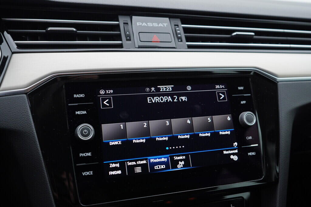 OV190V08352_29.webp_PASSAT VARIANT Elegance 2.0 TDI 110 kW automat, DPH