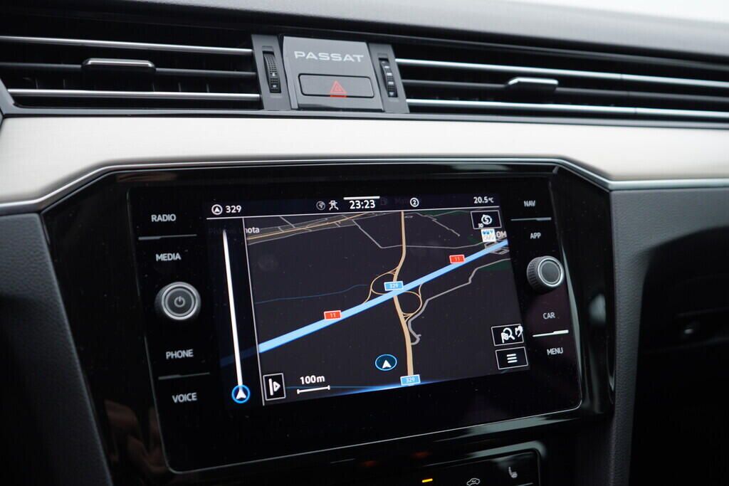 OV190V08352_31.webp_PASSAT VARIANT Elegance 2.0 TDI 110 kW automat, DPH