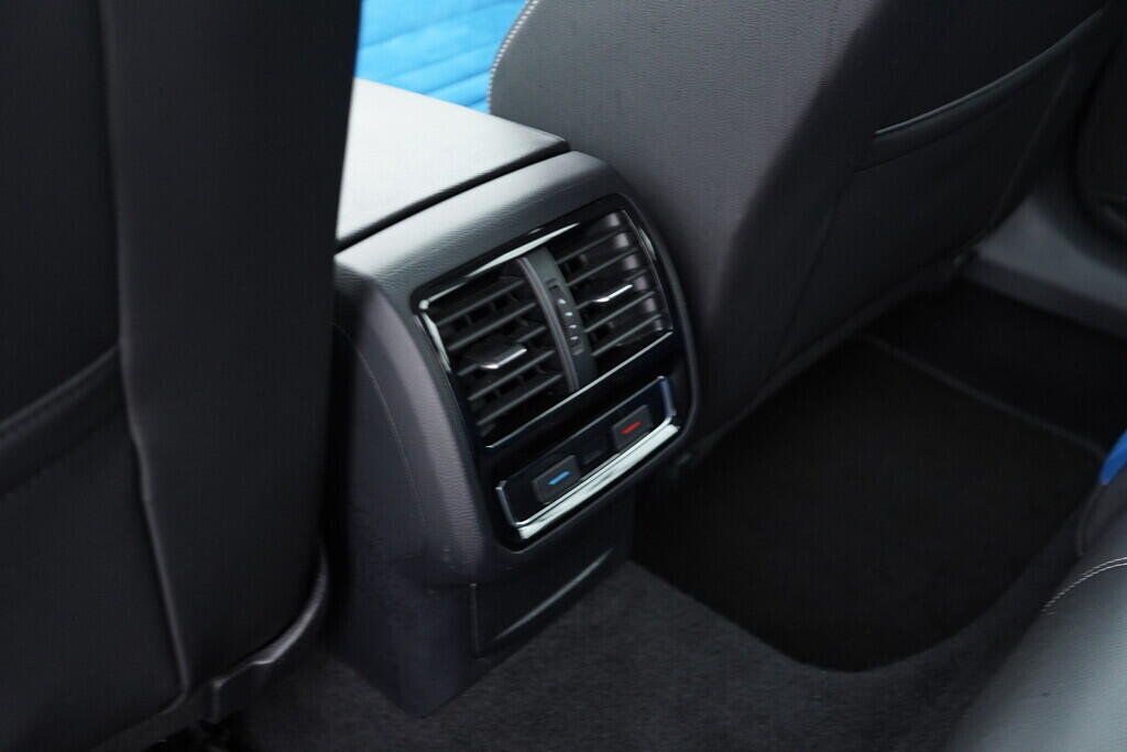 OV190V08352_36.webp_PASSAT VARIANT Elegance 2.0 TDI 110 kW automat, DPH