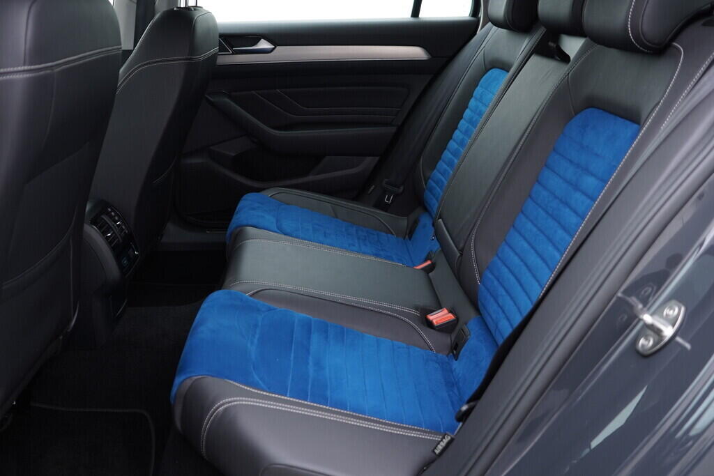 OV190V08352_37.webp_PASSAT VARIANT Elegance 2.0 TDI 110 kW automat, DPH