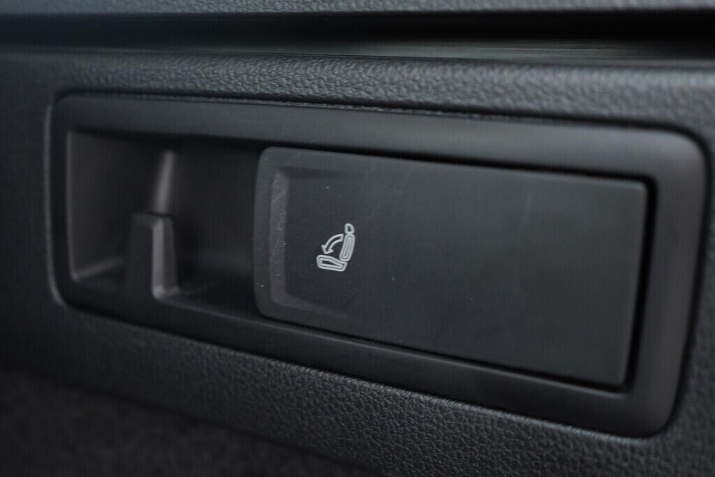OV190V08352_39.webp_PASSAT VARIANT Elegance 2.0 TDI 110 kW automat, DPH