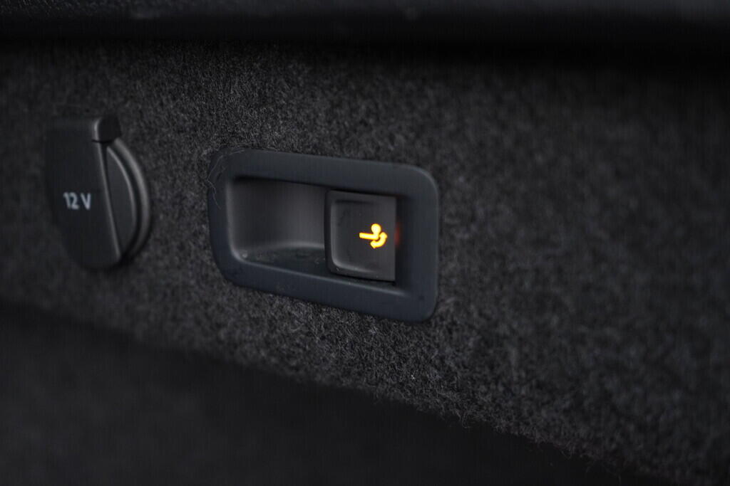 OV190V08352_41.webp_PASSAT VARIANT Elegance 2.0 TDI 110 kW automat, DPH