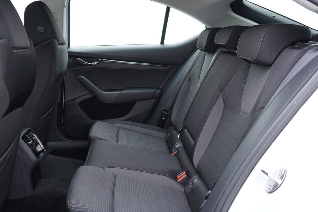 OV190V08353_36.webp_OCTAVIA  2.0 TDI 85 kW manuál, DPH