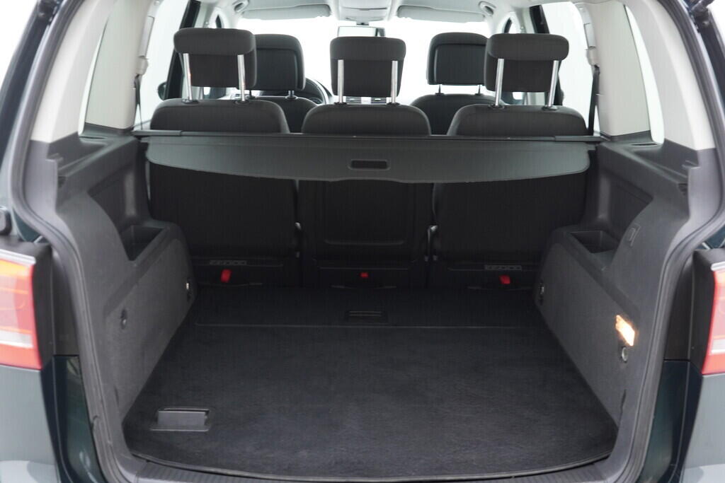 OV190V08357_36.webp_TOURAN Comfortline 2.0 TDI 103 kW manuál
