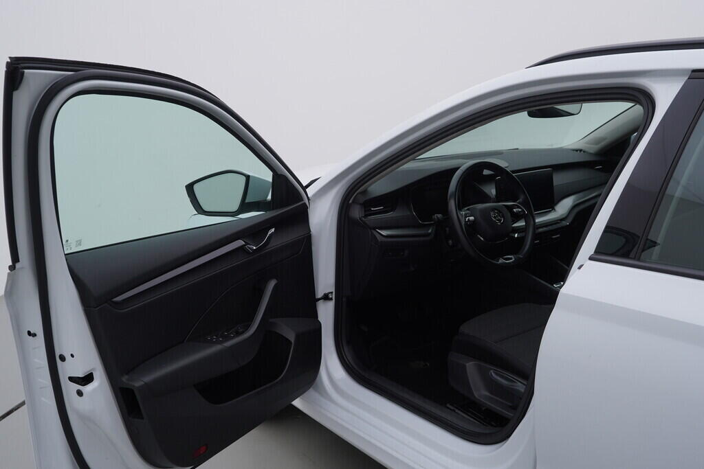 OV190V08360_18.webp_OCTAVIA Bussines 2.0 TDI 85 kW automat, DPH